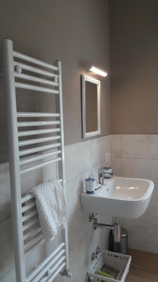 La Rosa Tra I Laghi B&B Meina Zewnętrze zdjęcie