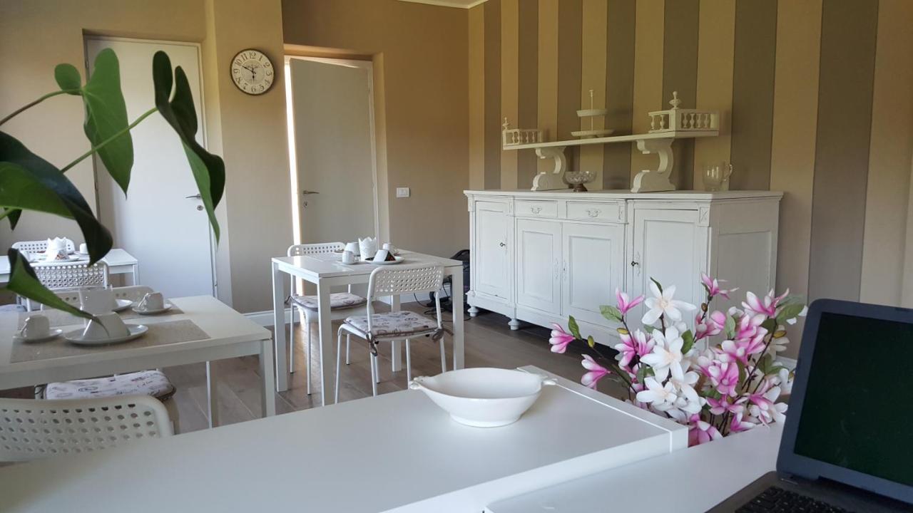 La Rosa Tra I Laghi B&B Meina Zewnętrze zdjęcie
