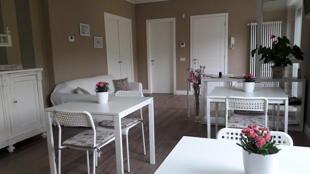 La Rosa Tra I Laghi B&B Meina Zewnętrze zdjęcie