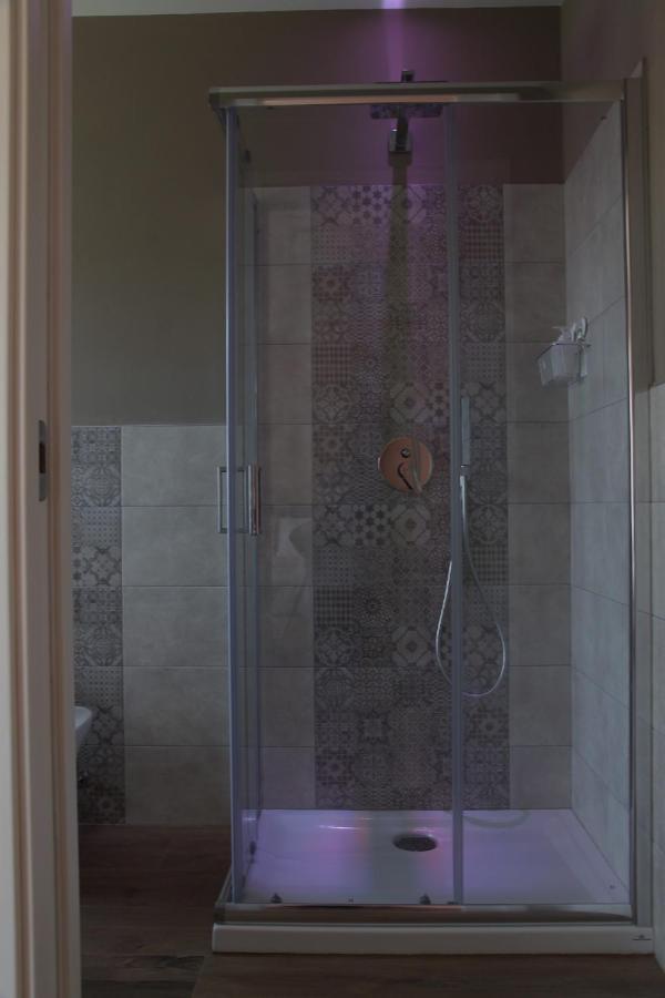 La Rosa Tra I Laghi B&B Meina Zewnętrze zdjęcie