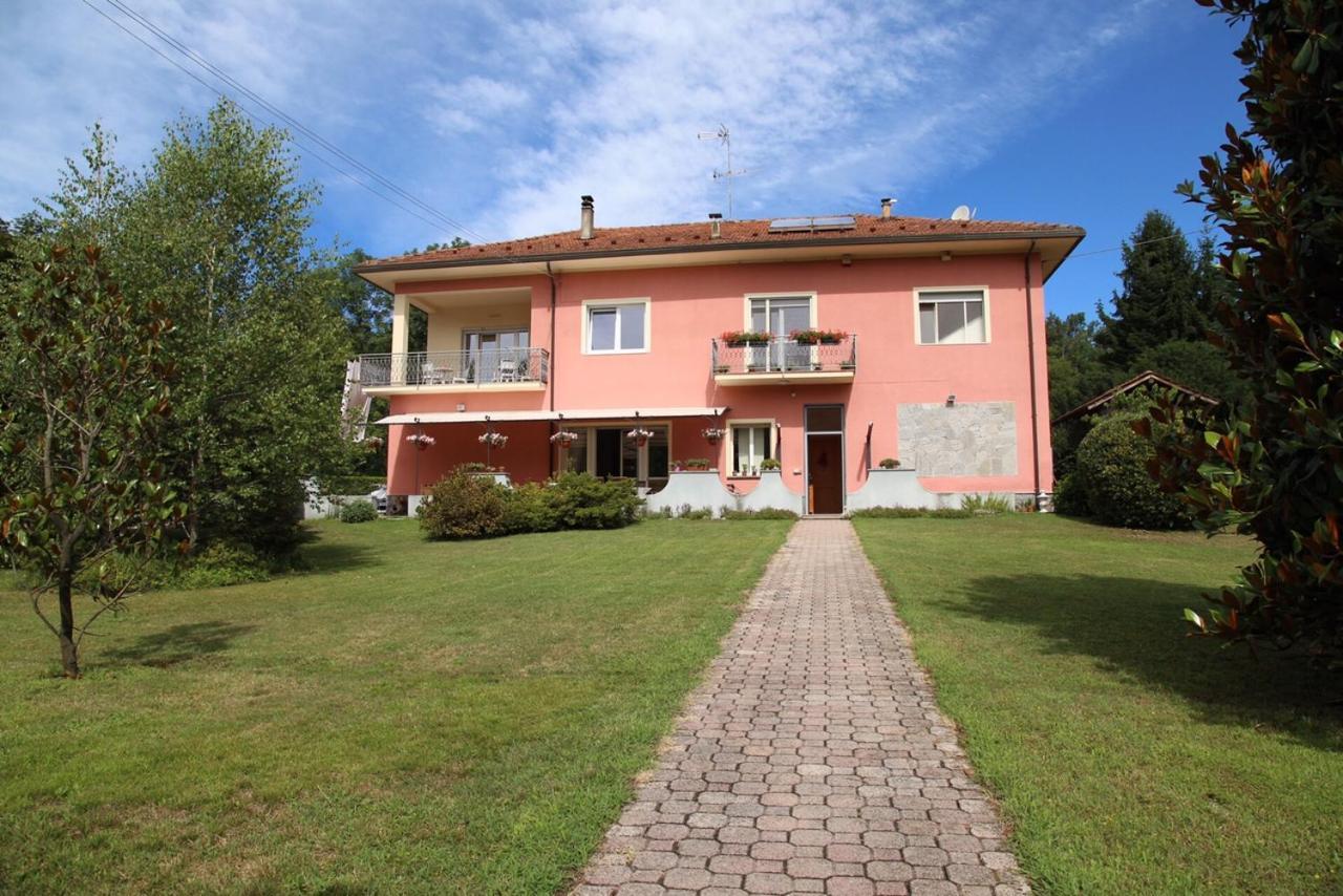 La Rosa Tra I Laghi B&B Meina Zewnętrze zdjęcie