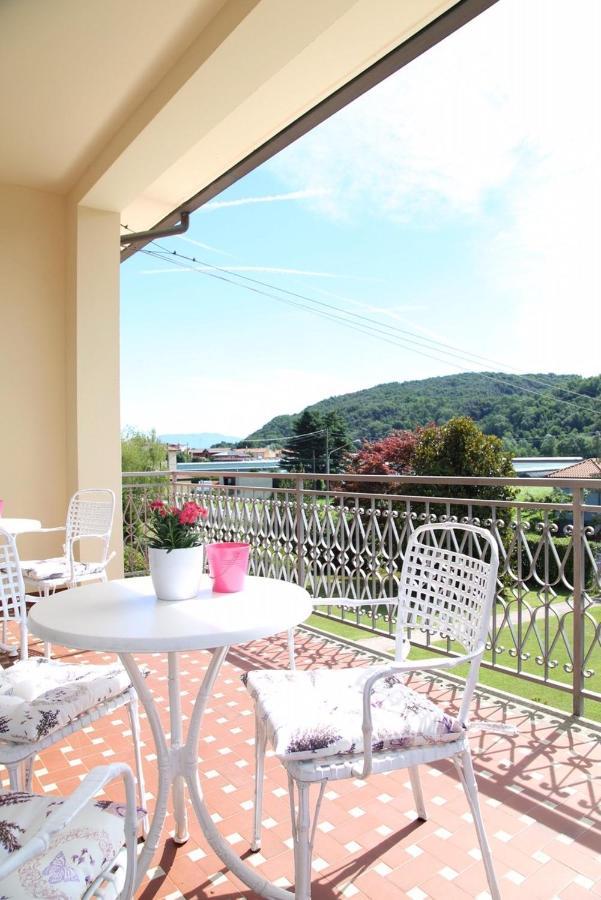 La Rosa Tra I Laghi B&B Meina Zewnętrze zdjęcie